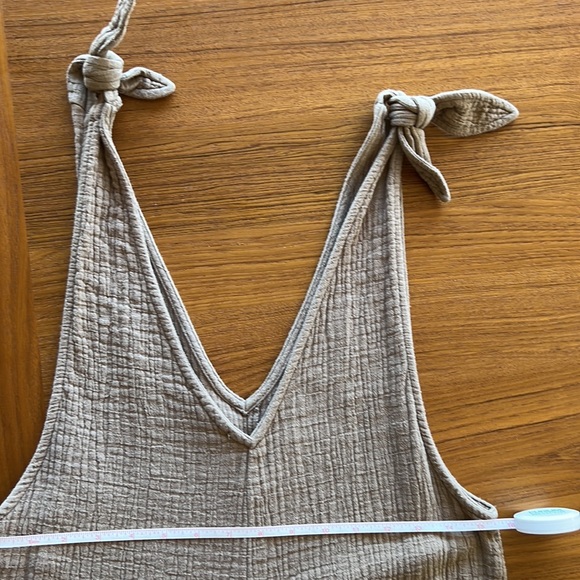 Linen, loose fitting, taupe jumper. - Picture 3 of 4